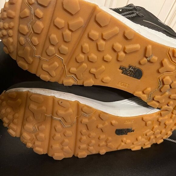 Men’s ThermoBall™ Lace Up Waterproof Boots
Sz 10 - Picture 12 of 14